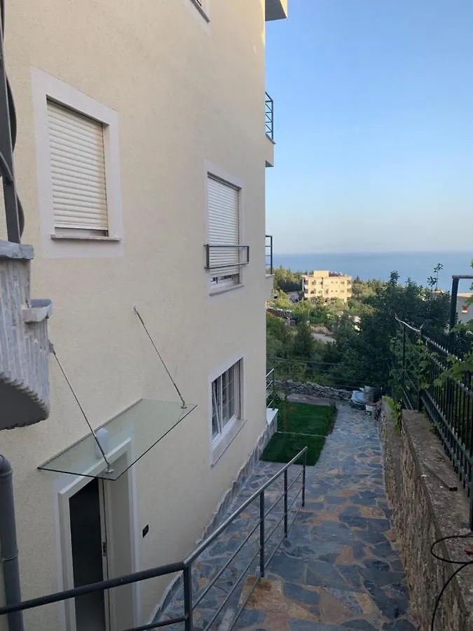 Kotarja Apartments Dhermi Aparthotel